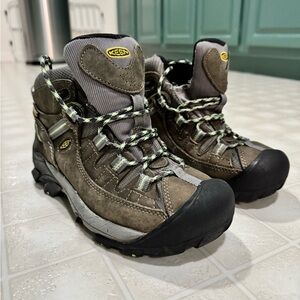 KEEN Women’s Hiking Boots